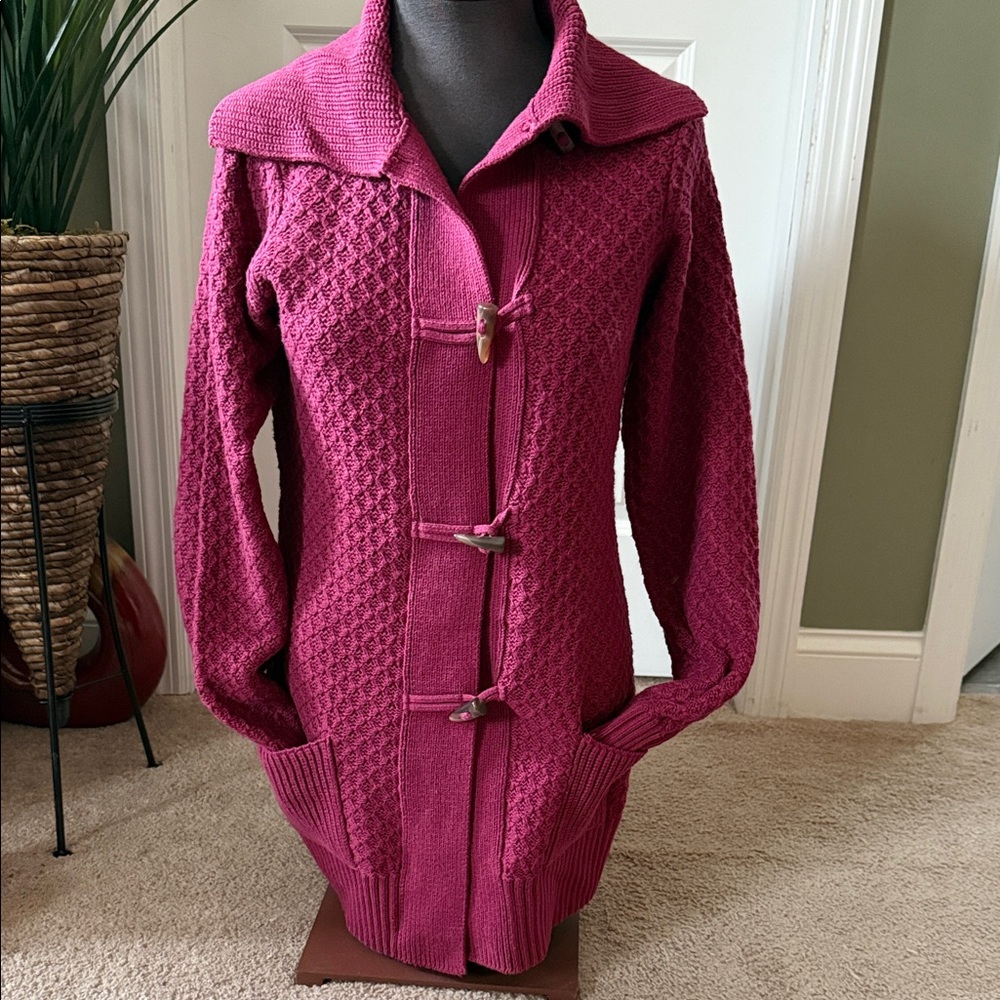 G.H. Bass & Co. Women's Maroon Cardigan Sweater